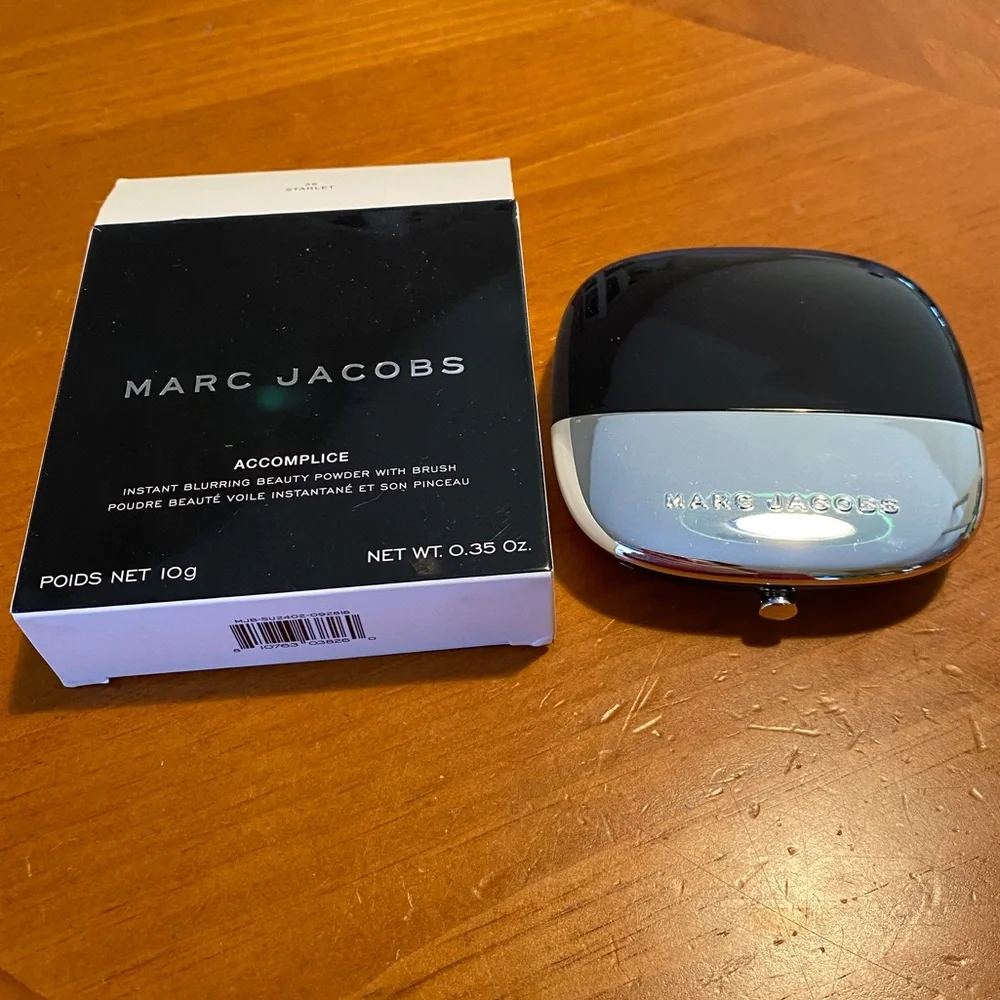 Marc Jacobs Accomplice Powder with Brush
